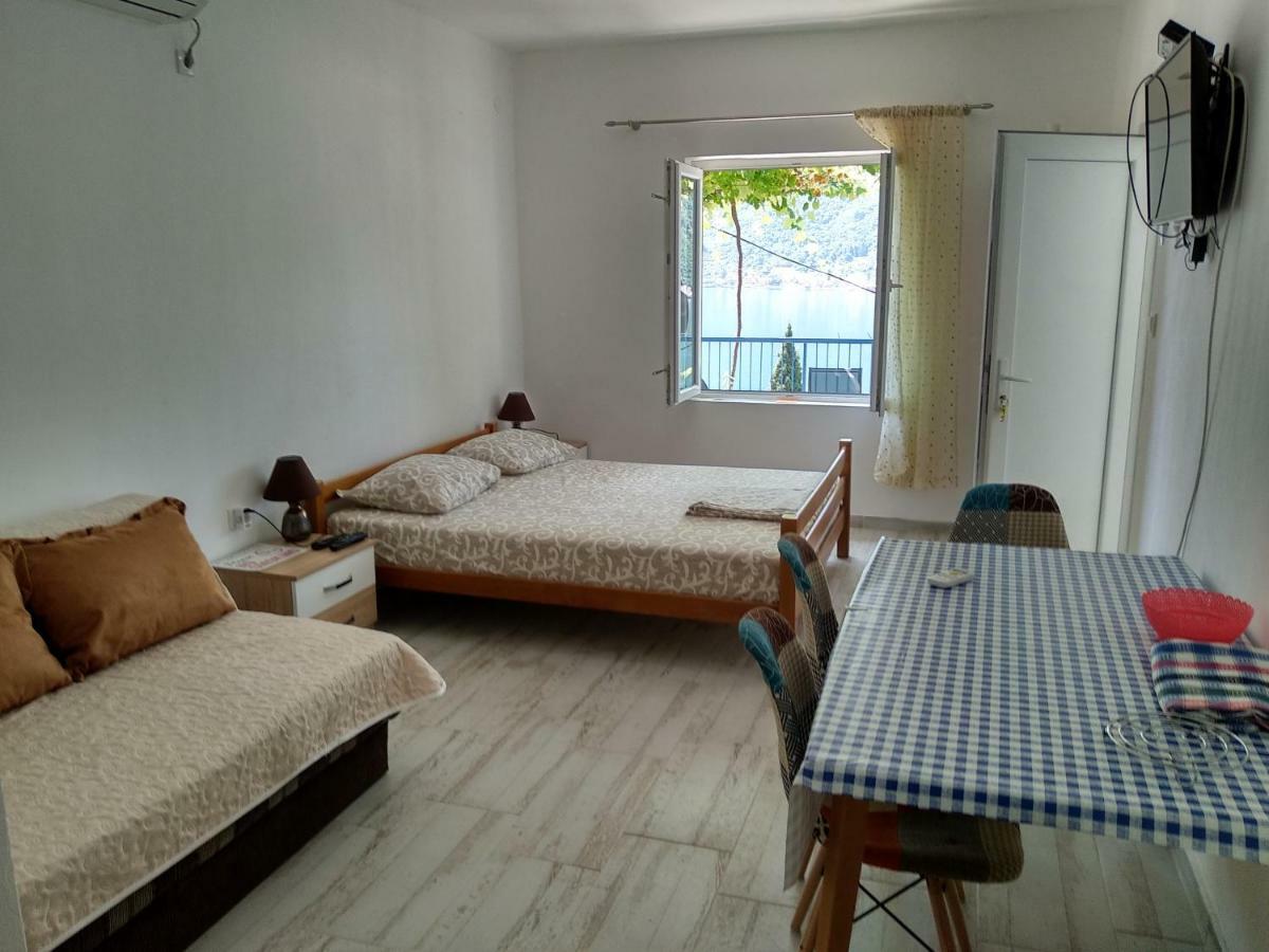 Jovanovic Apartment *